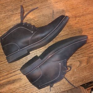 Men’s size 8 r2 shoes in good condition